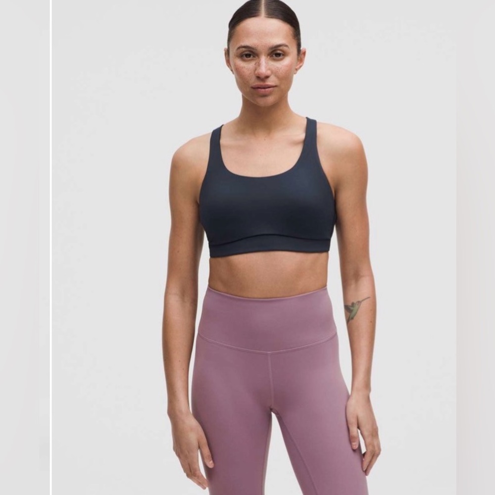 Lululemon Energy Bra Medium Support, B-D Cups *Evolve
True Navy size s - Picture 3 of 6